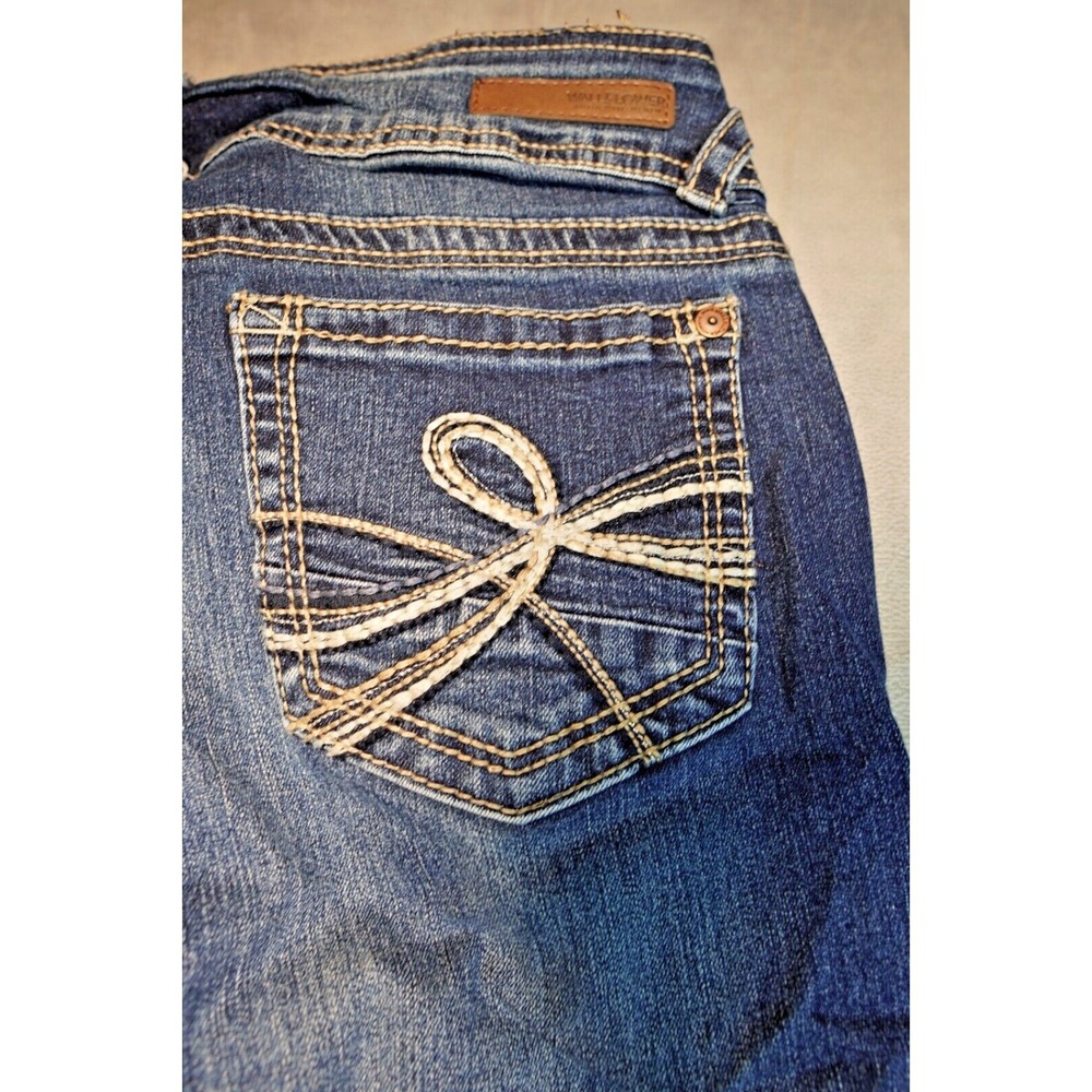 Wallflower Jeans Womens 9 (30x31) Blue Mid Rise Bootcut Medium Wash‎ Embroidered